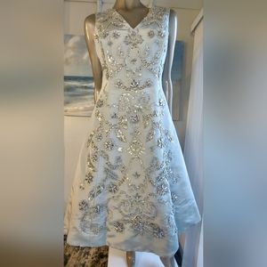 ^□$7,000 OSCAR DE LA RENTA EXCLUS SILK LIGHT BLUE CRYSTAL EMBROID RUNWAY DRESS 8